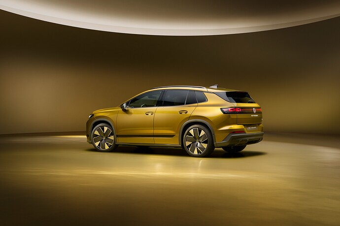 03_VW_ID4_Style_7_8_Heck_FS