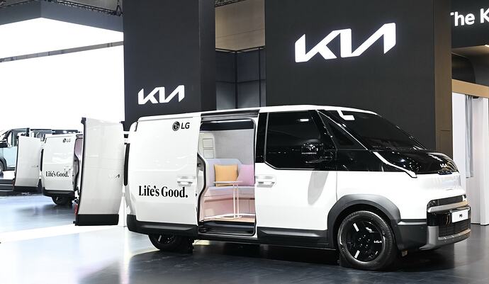kia-and-lg-showcase-lifestyle-focused-van-concepts-in-seoul-in-production-come-2026_2